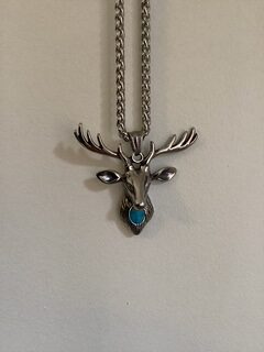 Halsband med renmotiv Halsband med renmotiv